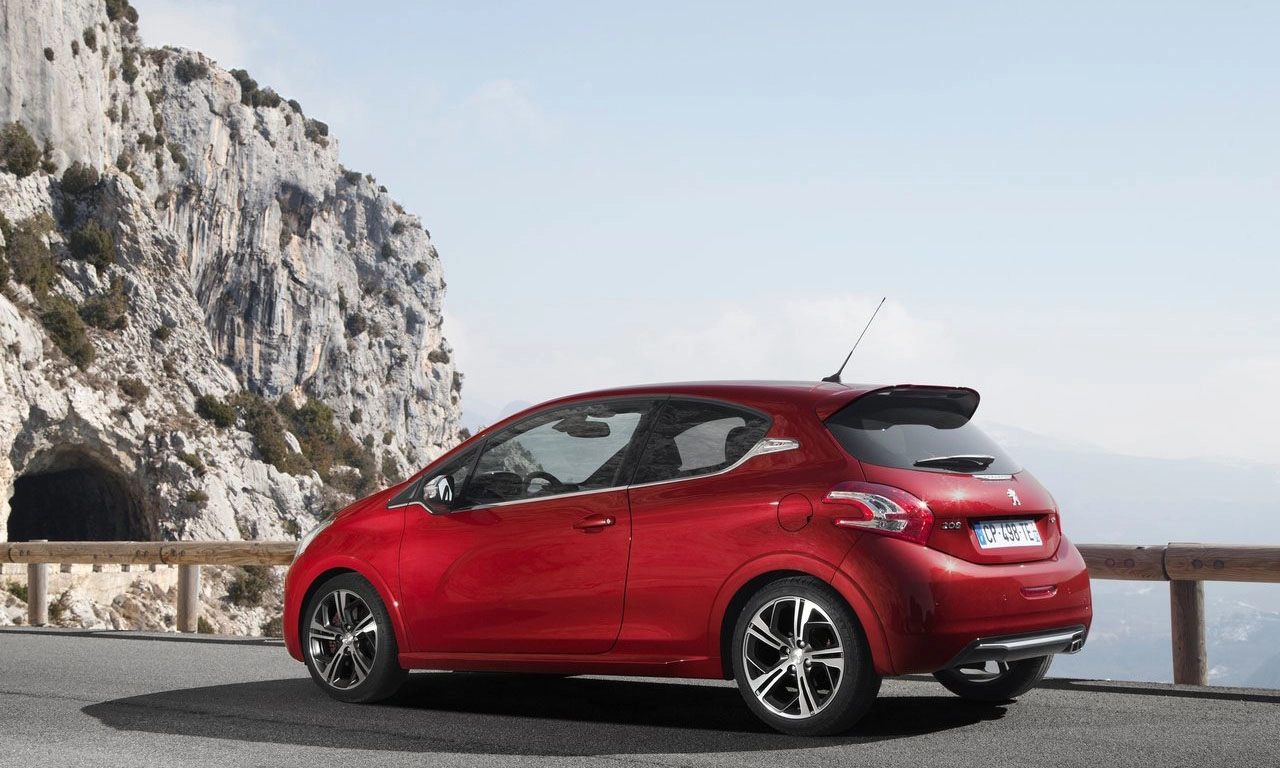 Peugeot 208 GTi 2014 1280 b8c09e9449dbc6ace2ff9049f1a61c7cd5 (1)